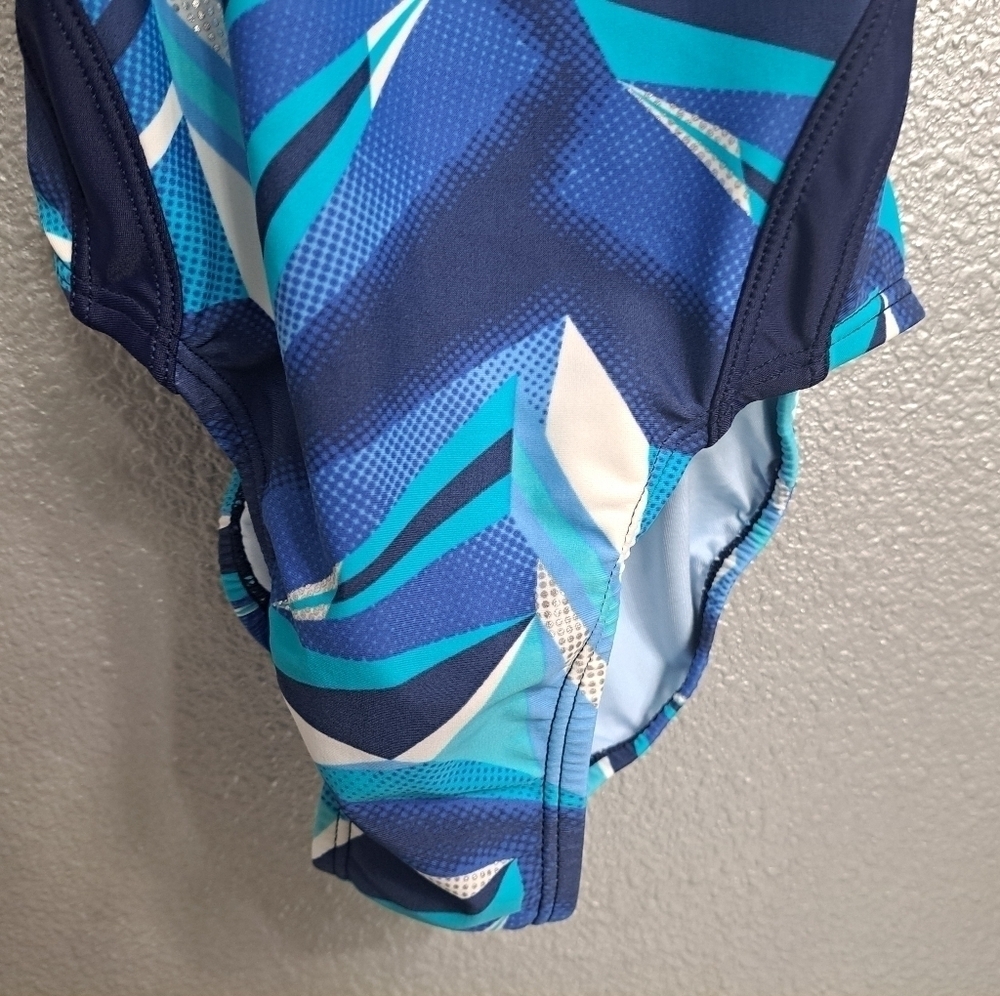 Nike Racerback Swimsuit In Geometric Pattern  Size 4 - Picture 5 of 12